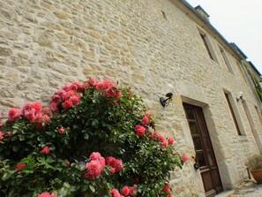 Exterior detail - La Vallée in Fußweite zum Meer (Aure sur Mer)