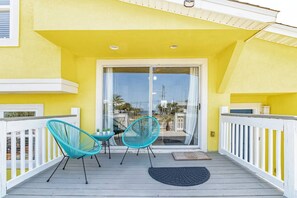 Terrace/patio - Summer SPECIAL! Steps 2 Beach! Waterview! Pets Welcome! (Pensacola)