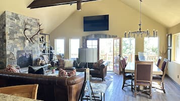 TV connectée, cheminée