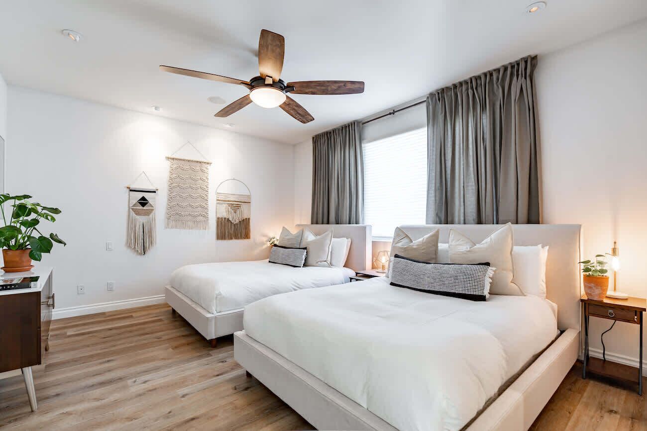 2 bedrooms, iron/ironing board, WiFi, bed sheets