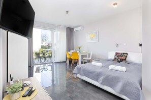 Bügeleisen/Bügelbrett, WLAN, Bettwäsche