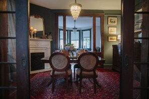 Dining - Downtown Historic Victorian ~ 4 porches, parking & large backyard. (Charleston)