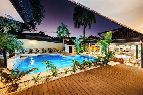 Casa Redonda 1 minute walk from the beach!  In the Center of Tamarindo!