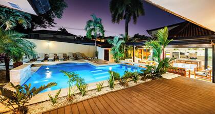 Casa Redonda 1 minute walk from the beach! In the Center of Tamarindo!
