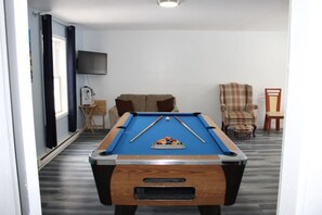 Game room - Hot tub+75` theater+Pool table+2 large decks (Cresco)