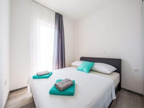 6 chambres, fer et planche à repasser, Wi-Fi, literie fournie