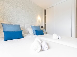 3 bedrooms, iron/ironing board, Internet, bed sheets