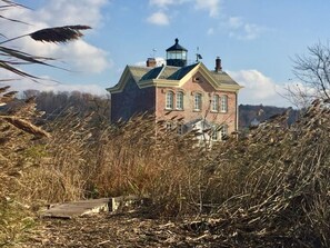 Exterior - 1890 CapeCod 4 family & friends: hot tub, FP, pets (Saugerties)