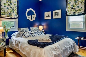 4 bedrooms, in-room safe, desk, iron/ironing board - 1890 CapeCod 4 family & friends: hot tub, FP, pets (Saugerties)