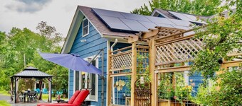 Woodstock Farmhouse /Hot tub, Gardens,EV charger, Firepit, Pet/Family Friendly