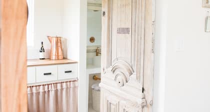 Seen in 250 Articles ★ Close to Town ★ Lux Bed & Linens ★ Private ★ The Eisley