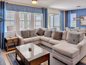 Smart TV, video games, Netflix, Hulu - Spacious luxury Villa - South Facing Pool & SPA - near Walt Disney World Orlando (Davenport)