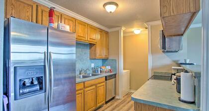 Remodeled Ranch Apt in Sanger: 12 Mi to Lake!