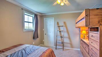 1 chambre, fer et planche à repasser, accès Internet, draps fournis