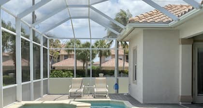 Easy 1/4 mile walk to Beach & Dining..Super 4BR/3BA home w/ Saltwater Pool & Spa