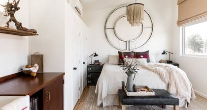 Seen in 250 Articles ★ Close to Town ★ Lux Bed & Linens ★ Private ★ The Pierce