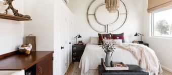 Seen in 250 Articles ★ Close to Town ★ Lux Bed & Linens ★ Private ★ The Pierce