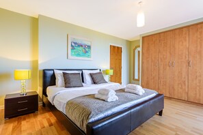 3 chambres, fer et planche à repasser, Wi-Fi, literie fournie