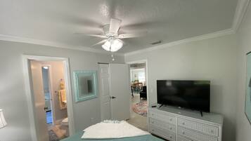 2 多间卧室、熨斗/熨衣板、WiFi、床单