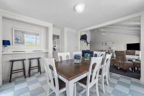 Dining - Oceanfront in South Nags Head (South Nags Head)