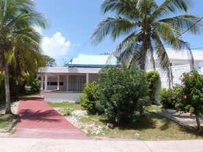 Front of property - Casa Vacacional San Andres (San Andrés)