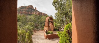 Experience luxury in Sedona's Chapel Area at Sedona Hidden Dream, a spacious 4BR home.