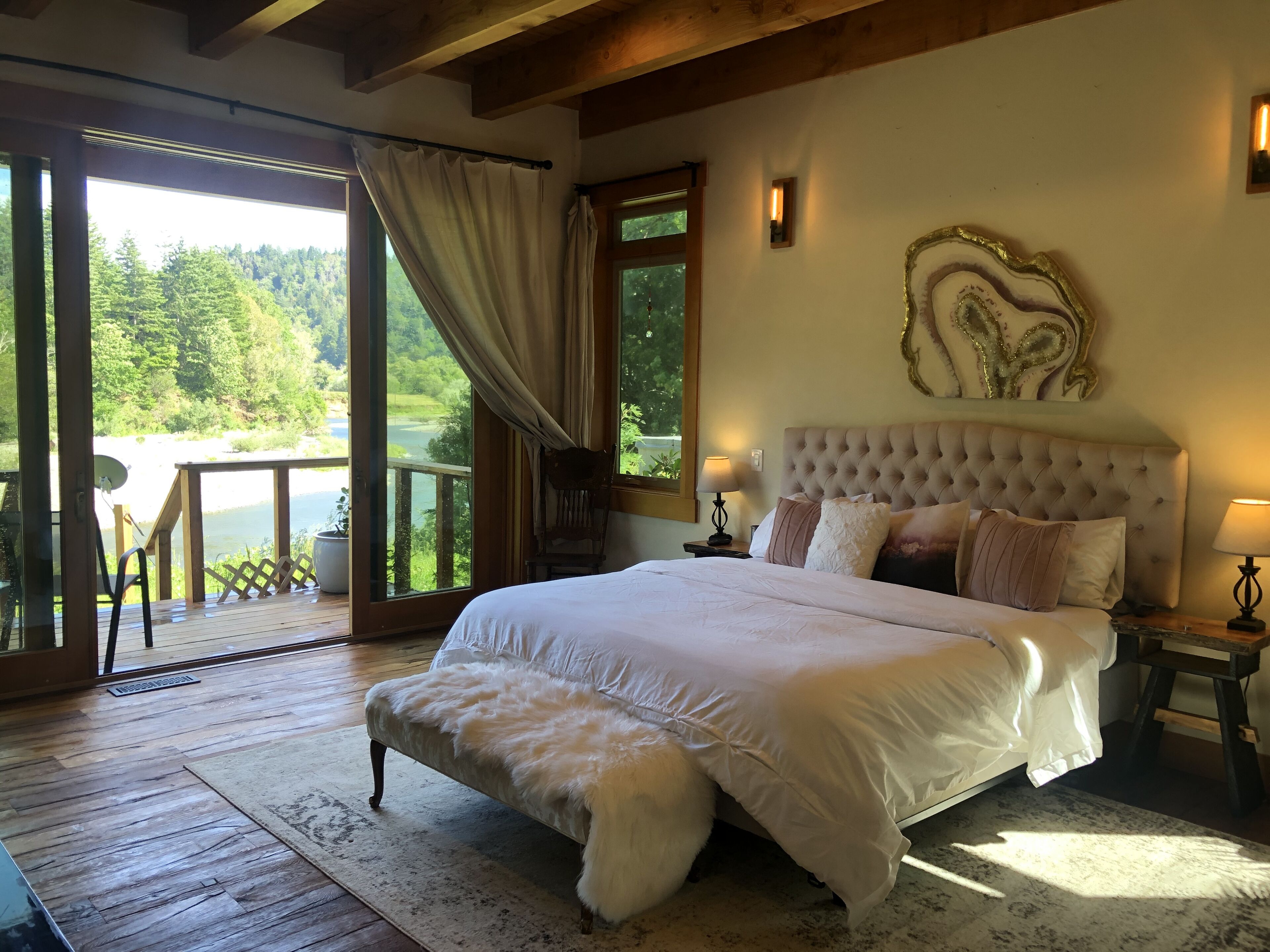 4 bedrooms, free WiFi, bed sheets
