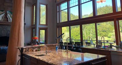 THE ONLY LUXURY RIVER FRONT PROPERTY ON THE ELK RIVER. 10 min to beach & town!