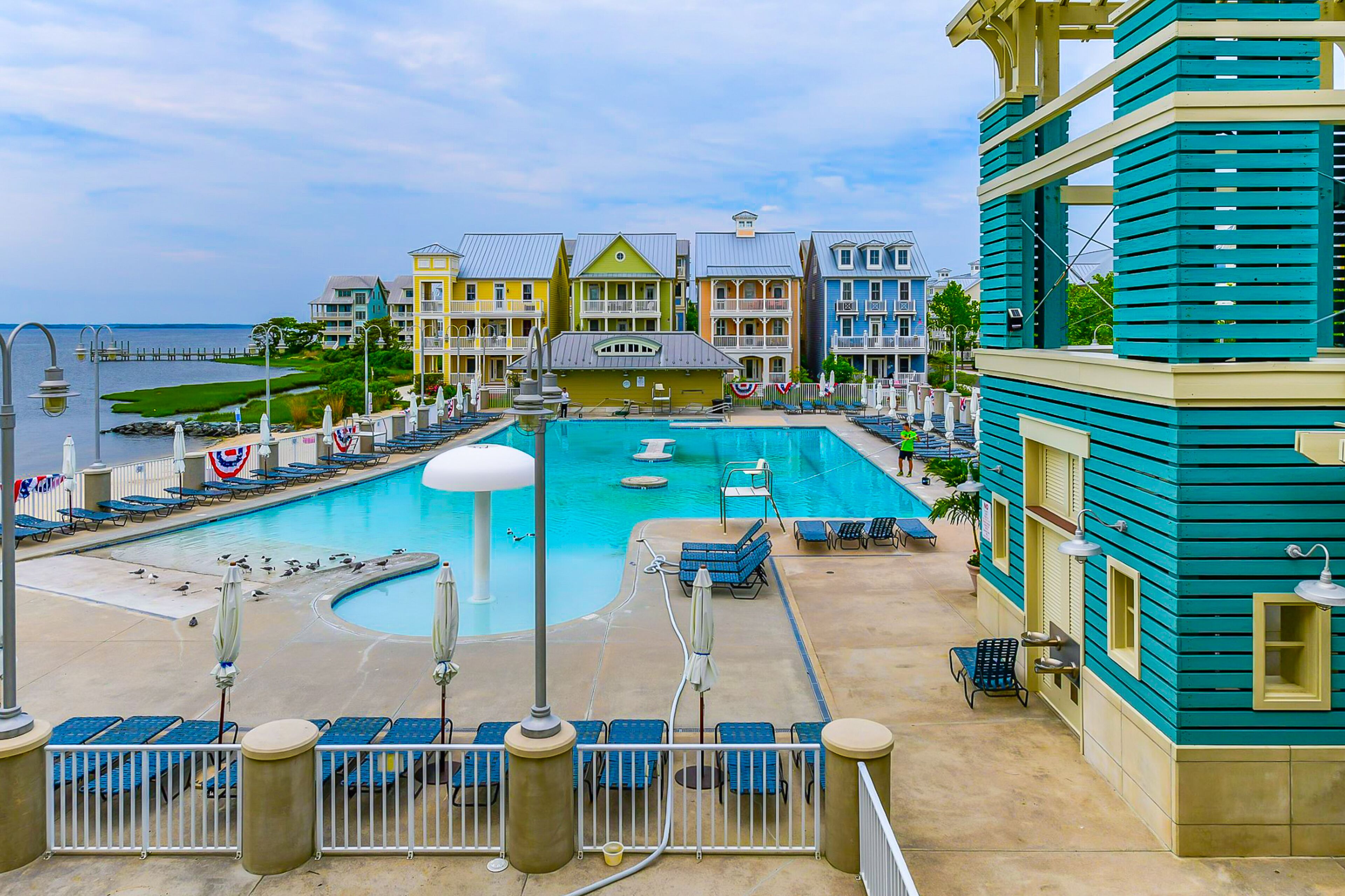 Spacious townhome with multiple porches - walk to resort pools & beaches