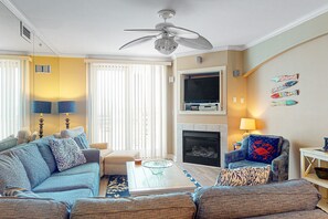 テレビ、DVD プレーヤー