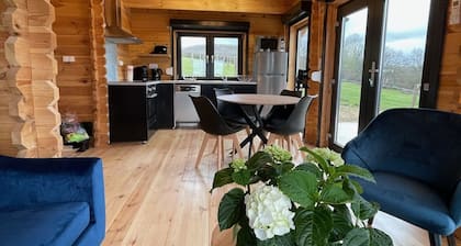 Chalet au calme avec superbe vue dégagée sur le Morvan