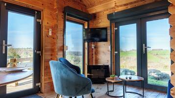 Smart TV, libros, videoteca