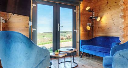 Quiet chalet with superb unobstructed view of the Morvan mountains