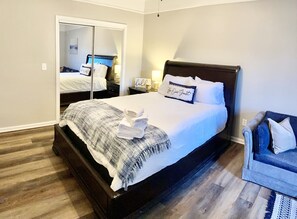 6 عدّة غرف نوم ومكواة/لوح كي وواي فاي مجانًا وملاءات أسرّة