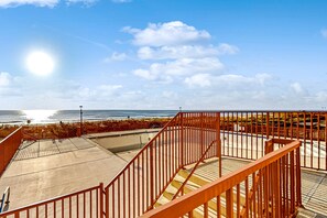 Property grounds - Oceanfront condo near golf & the beach with pool, balcony, W/D, & central AC (Ocean City)