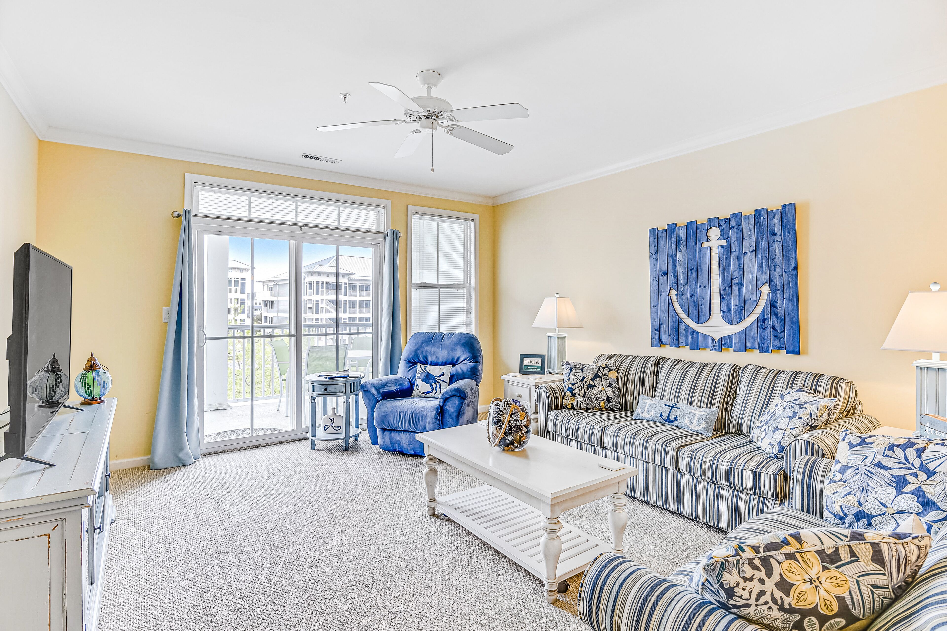 Sunset Island Condo w/ WiFi, W/D, AC & Shared Pools - Walk to Beaches