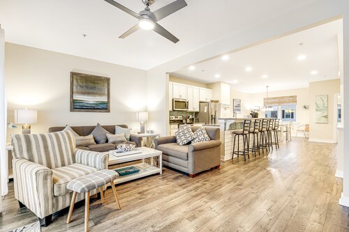 Seaside Village Townhouse w/Private W/D, Shared Pool, WiFi, AC - Soak Up The Sun