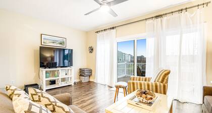 Seaside Village Townhouse w/Private W/D, Shared Pool, WiFi, AC - Soak Up The Sun