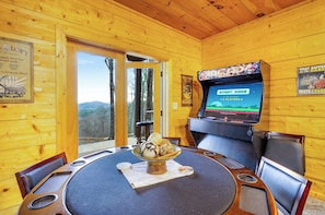 Interior - Yogi`s Retreat - Aska Adventure Area (Blue Ridge)
