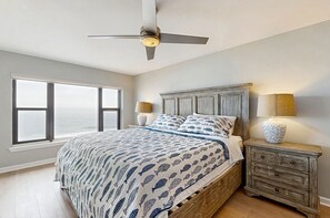 2 bedrooms, free internet, bed sheets, wheelchair access