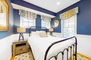 6 bedrooms, internet, bed sheets