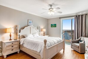 2 bedrooms, internet, bed sheets, wheelchair access