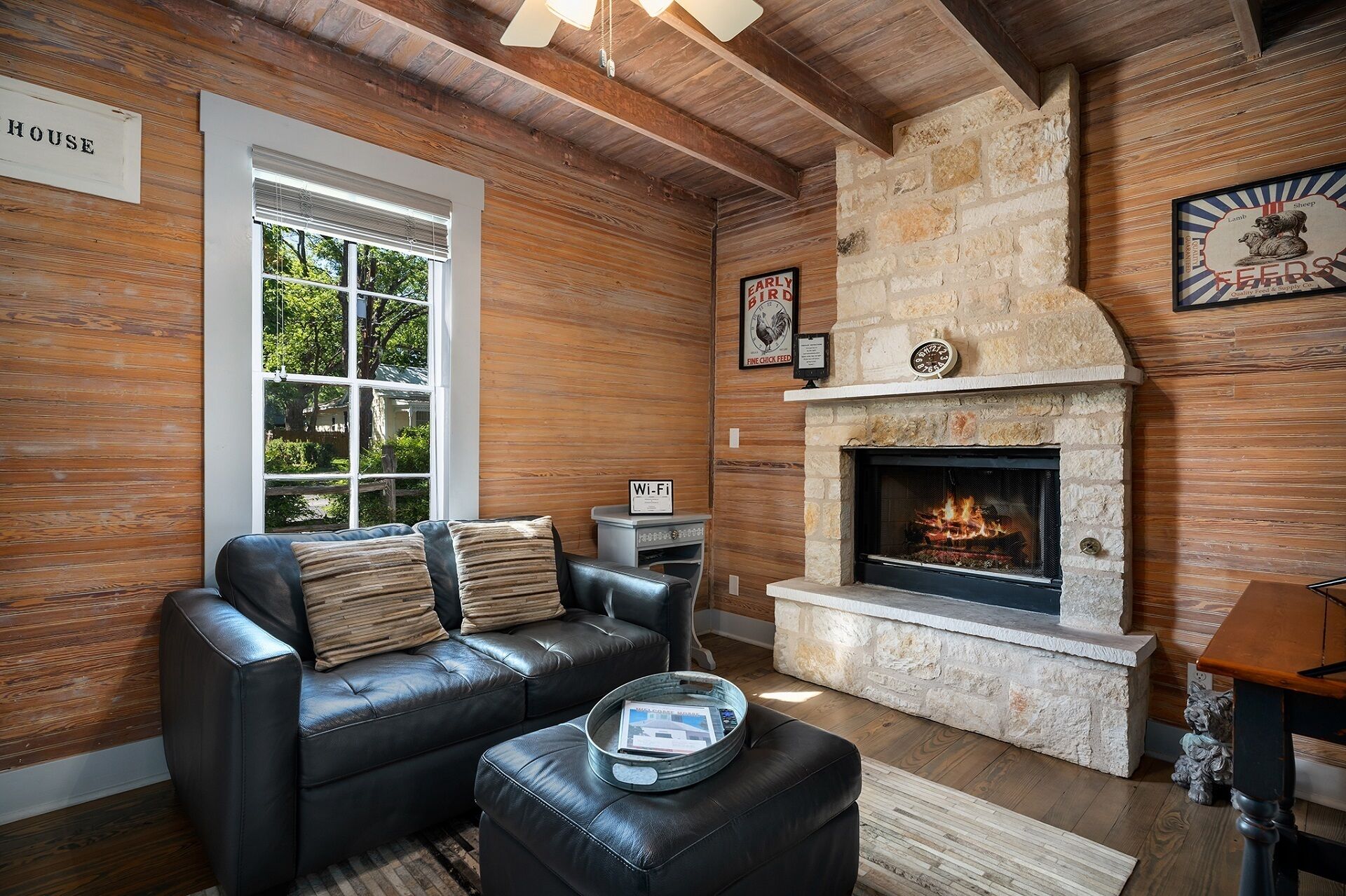 平板电视、壁炉