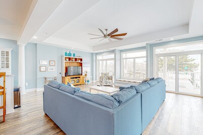 Midtown Key Largo Condo Full of Upgrades w/ Gourmet Kitchen, W/D, WiFi, AC