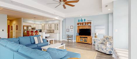 テレビ、DVD プレーヤー