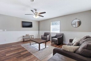 Unclassified image, 5 of 20, button