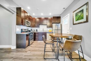 Fridge, microwave, oven, stovetop - Cle Suites 1BR/1BA | 5 min Walk to Cle Clinic #6 (Cleveland)