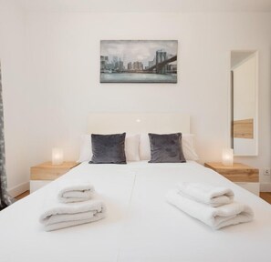 2 bedrooms, iron/ironing board, WiFi, bed sheets - Refurbished 2-Bed Apartment in El Paraiso Alto (Benahavis)