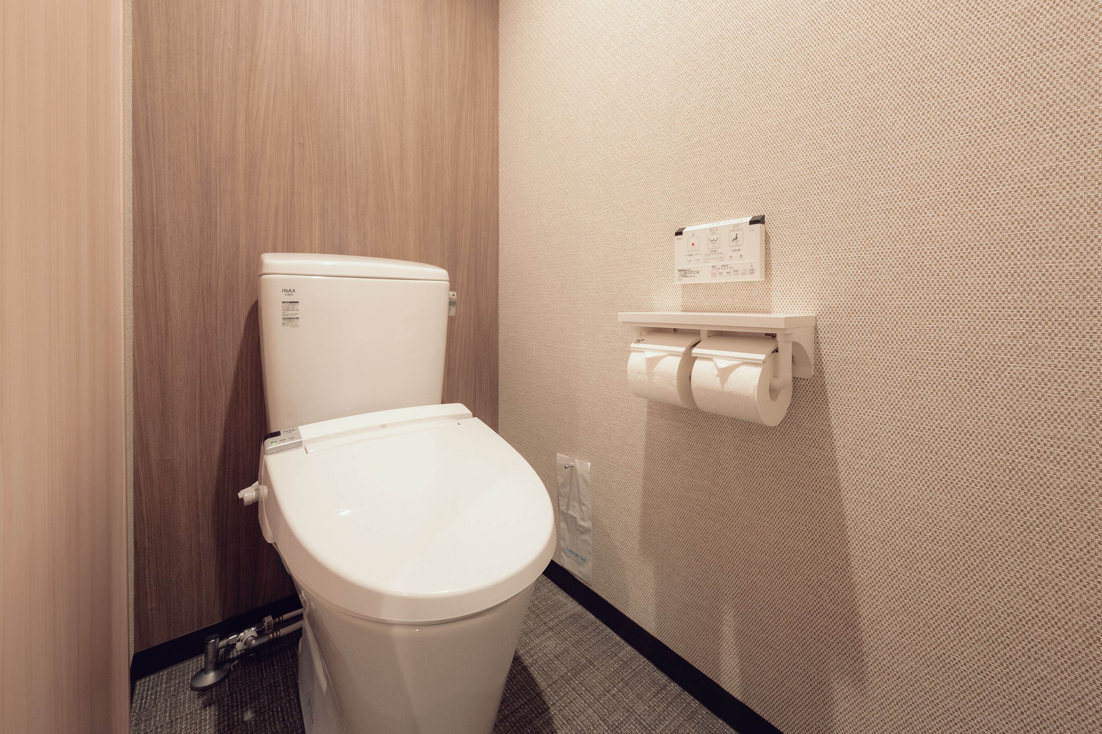 deluxe twin room, non smoking | bathroom | free toiletries, hair dryer, slippers, electronic bidet