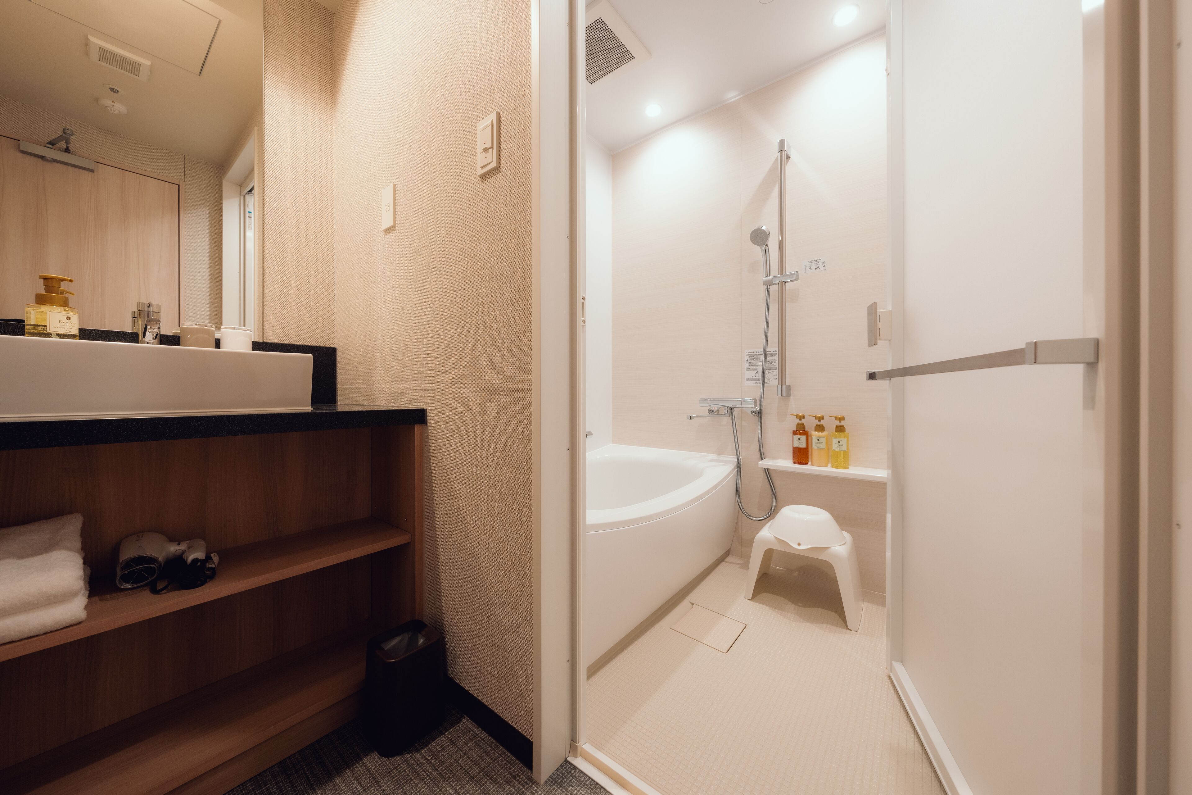 standard twin room, non smoking | bathroom | free toiletries, hair dryer, slippers, electronic bidet